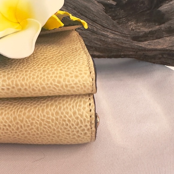 REBECCA MINKOFF ~ Cream Clutch w/Yellow and Gray Accents Gold Toned Hardware - Picture 7 of 12